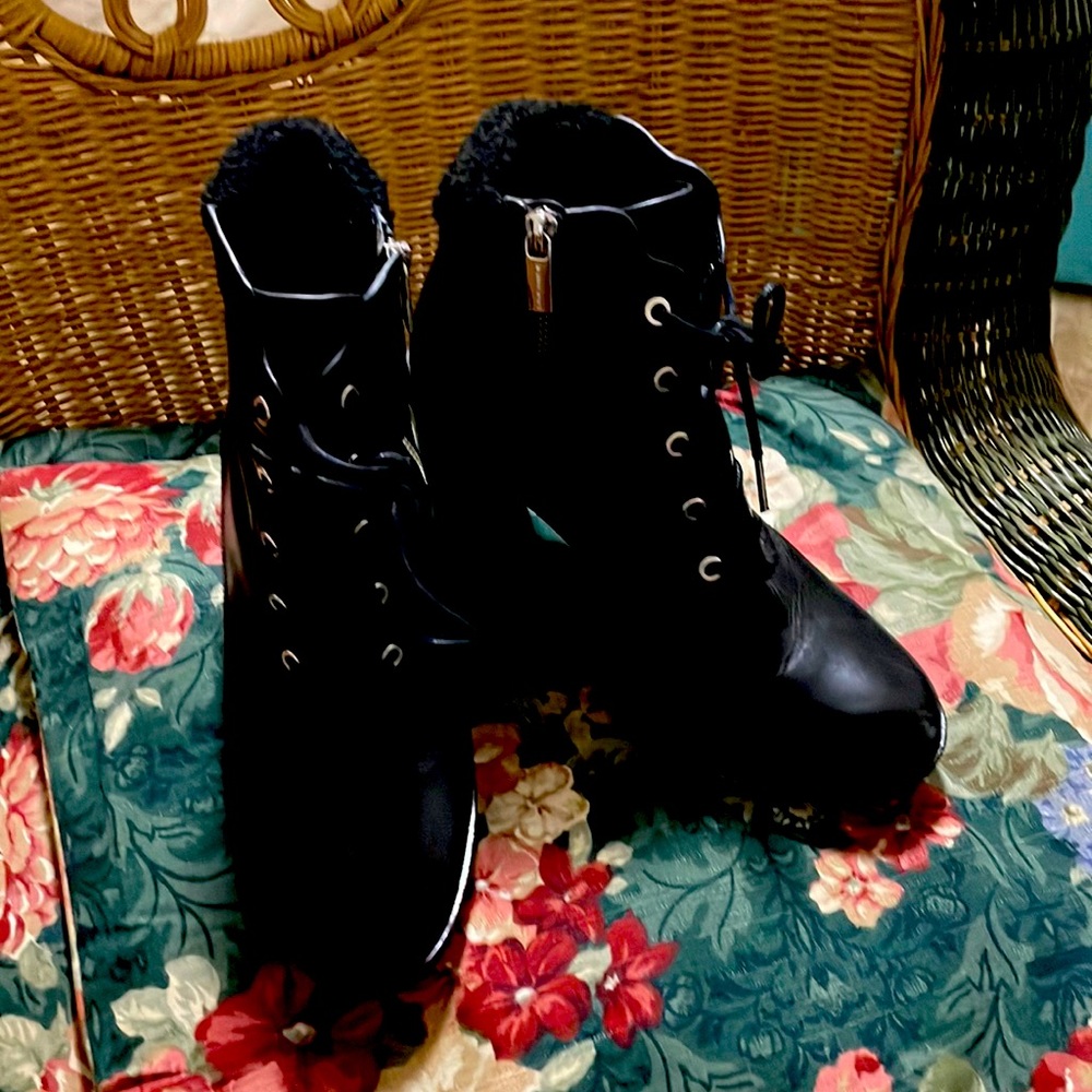 New without tags, Michael Kors booties size 10
